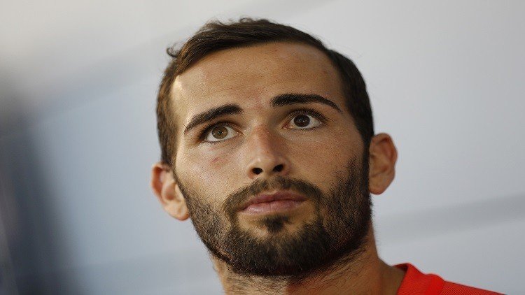 إصابة بالغة لفيدال تبعده خمسة أشهر