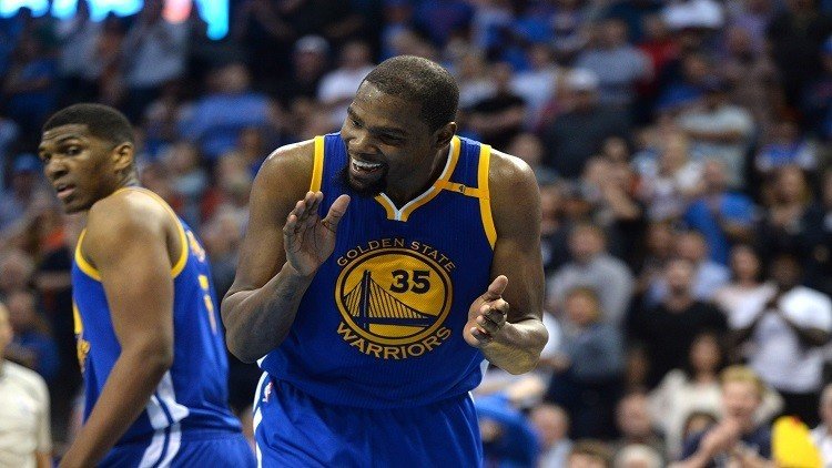 جولدن ستيت يتغلب على أوكلاهوما سيتي ثندر