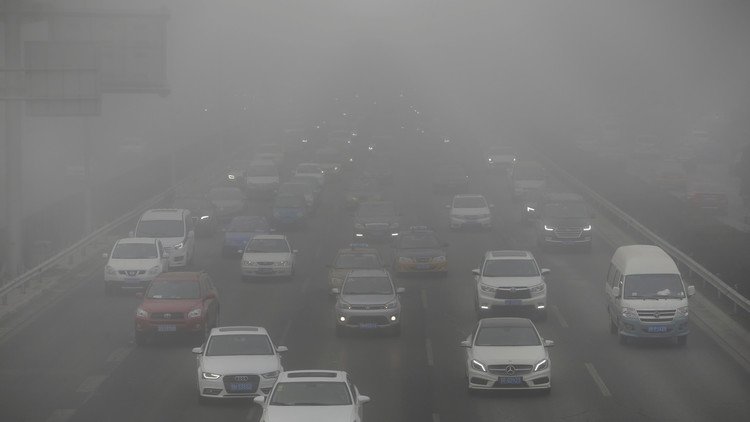 بكين تحظر مركبات لمجابهة الضباب الدخاني