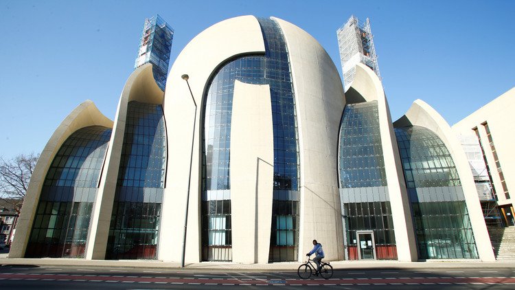 أنقرة تستدعي أئمة أتراك متهمين بالتجسس على ألمانيا