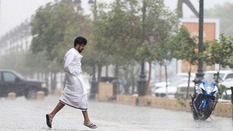 وفاة شخصين وفقدان آخرين في سيول السعودية