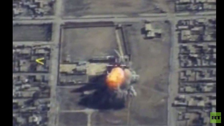 قاذفة تو-95 تدمر مركز قيادة "داعش" في الرقة