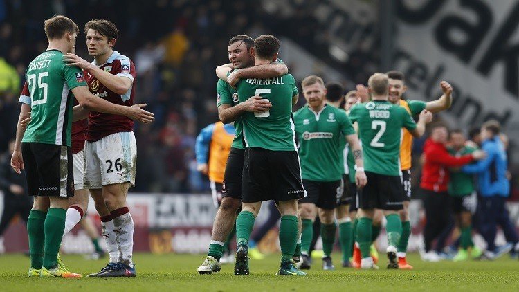 نادي إنجليزي مغمور يحقق إنجازا تاريخيا في مسابقة الكأس 