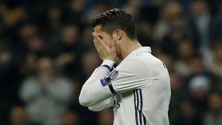 بالفيديو.. رونالدو يتعرض لموقف محرج!