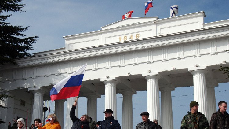 نائب أوكراني يقترح تأجير القرم لروسيا لـ100 عام
