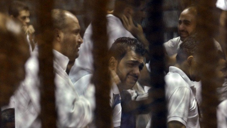 حكم  قطعي بإعدام 10 متهمين في قضية استاد بورسعيد