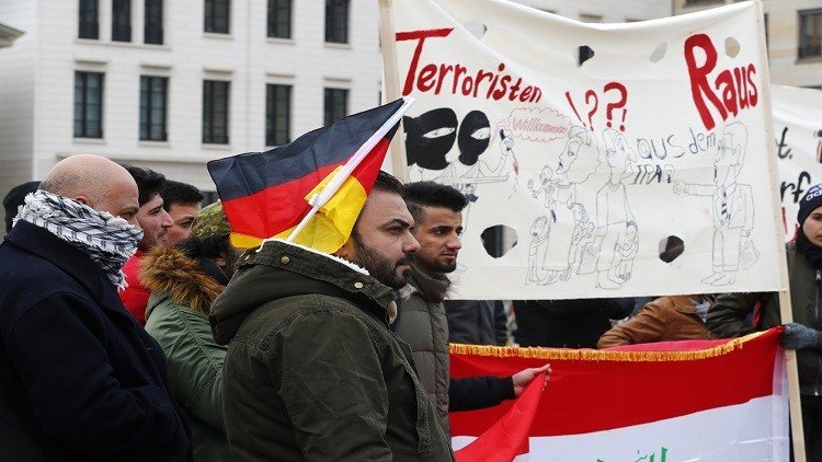 ألمانيا قد تسمح بالاطلاع على بيانات هواتف طالبي اللجوء