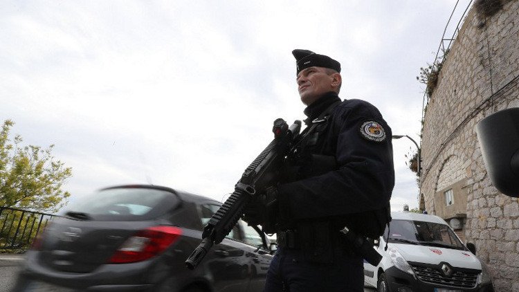 اعتقال 3 مشتبه بهم في التخطيط لهجمات إرهابية في فرنسا