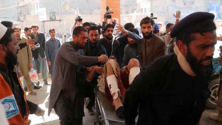 5 قتلى بهجوم انتحاري على محكمة في باكستان