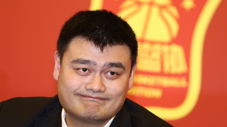 العملاق ياو مينغ رئيسا للاتحاد الصيني لكرة السلة