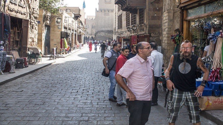 القاهرة تصدر بيانا حول زيادة سعر تأشيرات الدخول 