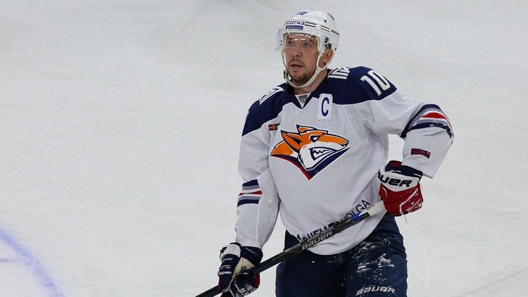 لاعب روسي للهوكي يصل للنقطة ألف في مسيرته