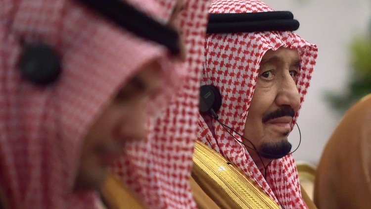 الملك سلمان يصل أندونيسيا في زيارة تاريخية