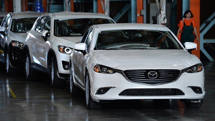 سحب آلاف سيارات "مازدا" من روسيا