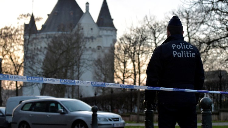 اعتقال سائق سيارة تحمل عبوتي غاز في بروكسل