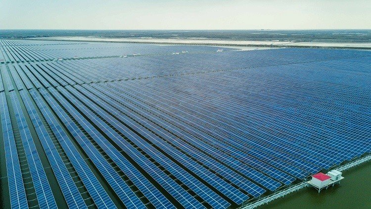 إنشاء أكبر محطة طاقة شمسية في أبوظبي
