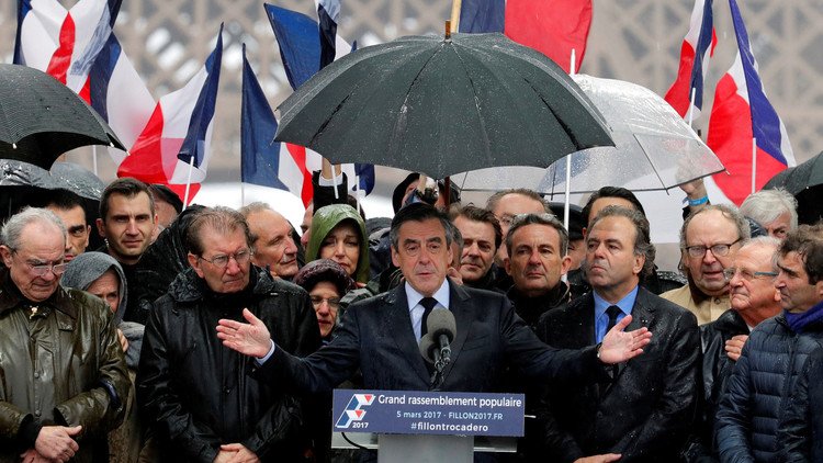 فيون ينتقد من تخلى عنه بسبب فضيحة زوجته