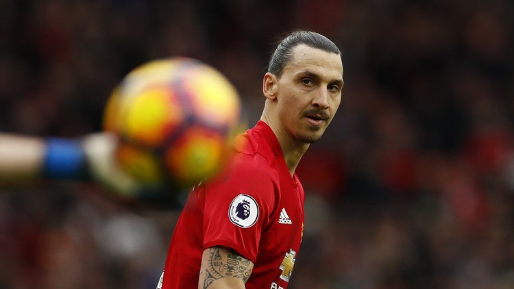 معاقبة إبراهيموفيتش بالحرمان من ثلاث مباريات 