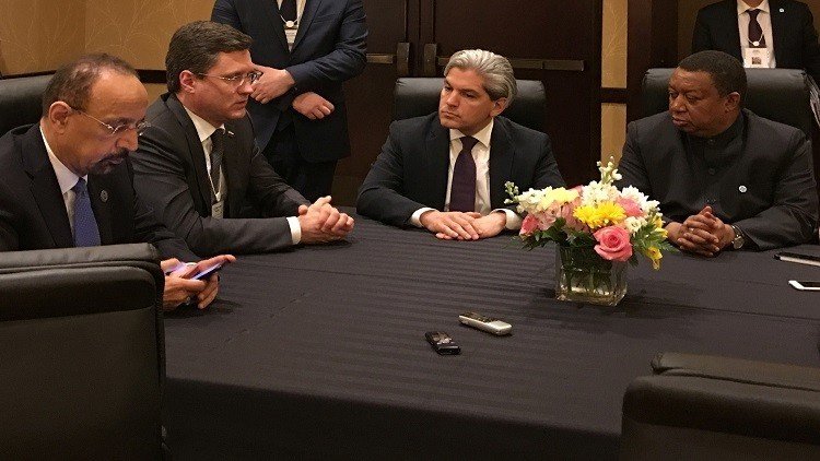 موسكو والرياض راضيتان عن تخفيضات إنتاج النفط العالمي