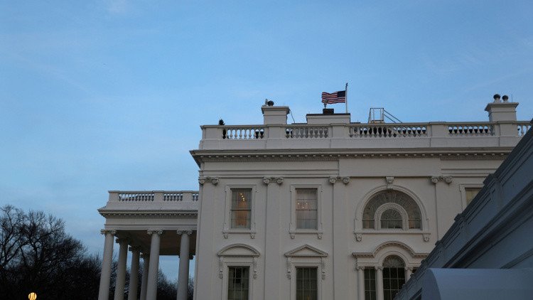 البيت الأبيض ينفي عقد ترامب لقاء مع سفير روسيا  