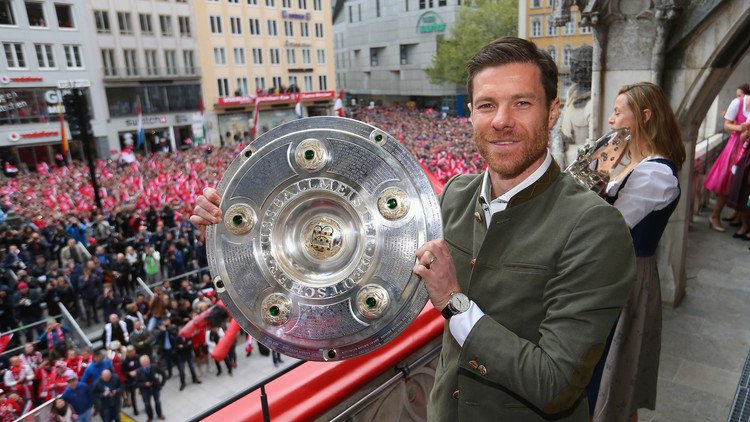 ألونسو يعتزل كرة القدم مع نهاية الموسم