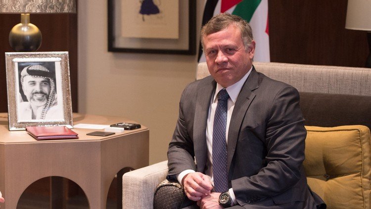 عاهل الأردن يبحث مع مسؤولَيْن أمريكيين مكافحة الإرهاب