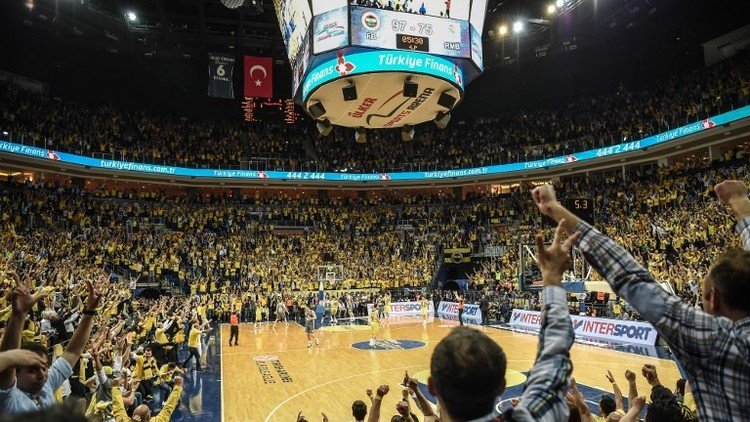 ريال مدريد يكتسح النجم الأحمر الصربي في "يوروليغ"