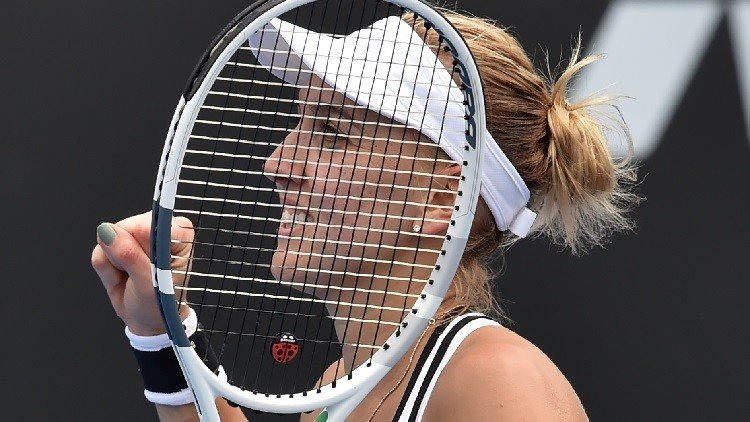 الروسية فيسنينا تبلغ ثالث أدوار إنديان ويلز