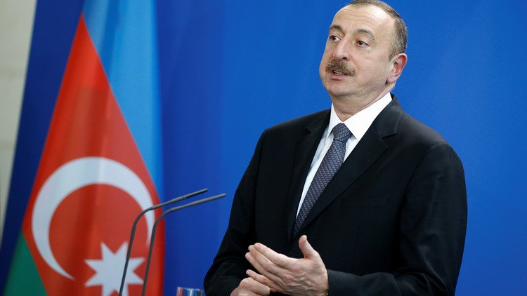 علييف يبحث النزاع في قره باغ مع هولاند