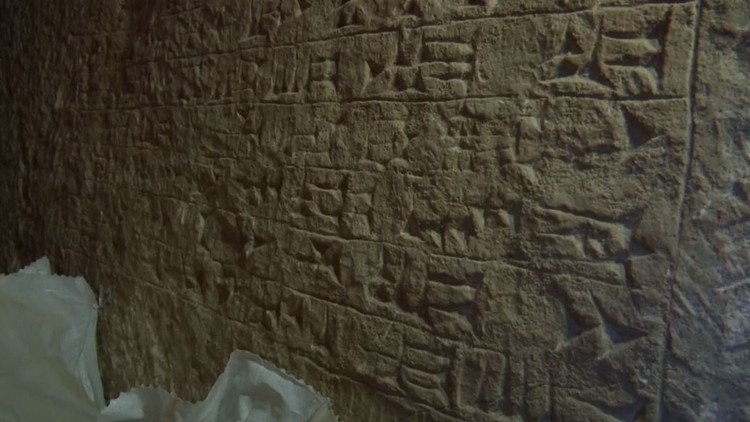 قصر قديم اكتشف تحت أنقاض ضريح النبي يونس