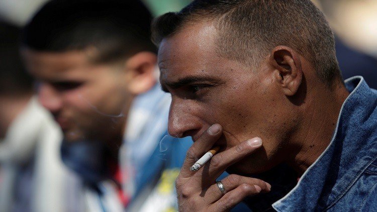 الشباب أقل تدخينا من ذي قبل.. أين السر؟