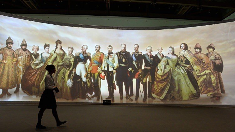 افتتاح معرض تاريخ الموضة الرجالية في موسكو