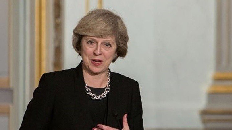 ماي تدعو حكومة اسكتلندا إلى التفكير في الوحدة