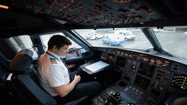 كم يتقاضى طيارو الخطوط الجوية الروسية؟