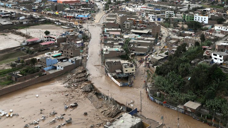 72 قتيلا ودمار هائل جراء الفيضانات في بيرو