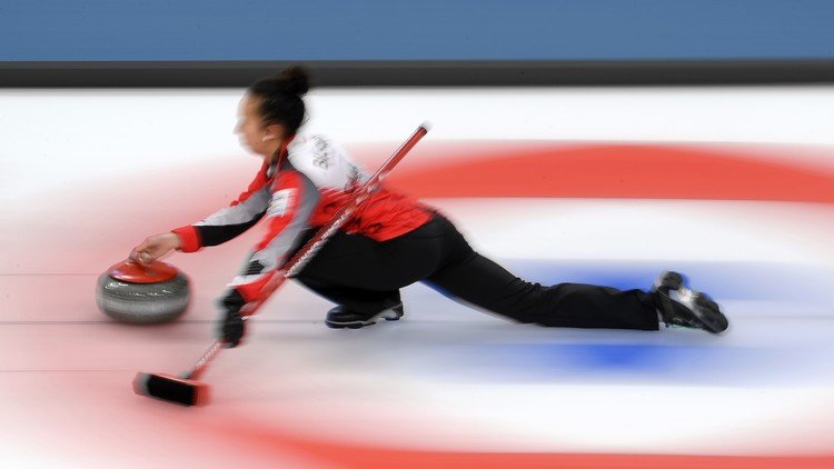 كندا تحقق 11 انتصارا متتاليا في بطولة العالم للكيرلينغ