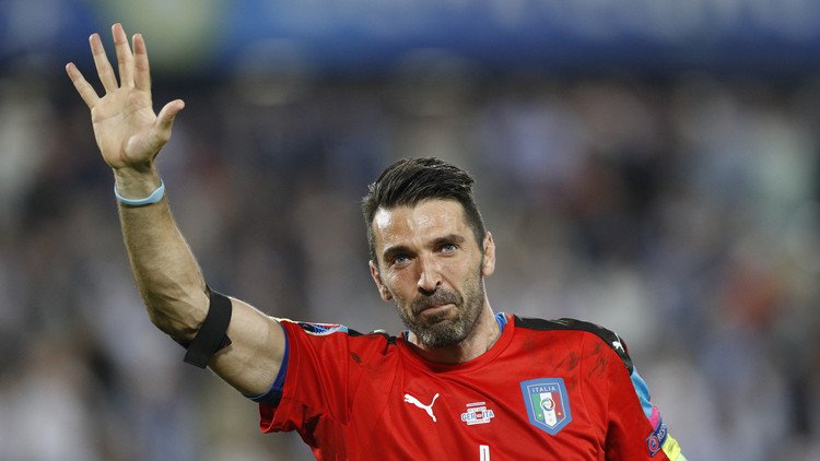بوفون على موعد مع التاريخ في مواجهة إيطاليا وألبانيا