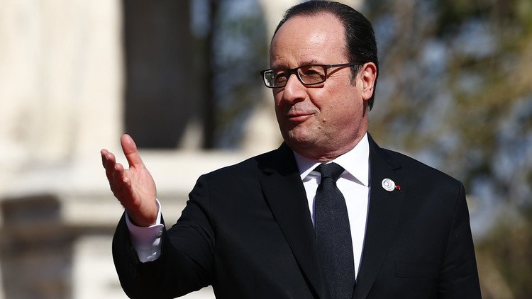 هولاند يحذر من تداعيات خطيرة لانسحاب فرنسا من الاتحاد الأوروبي