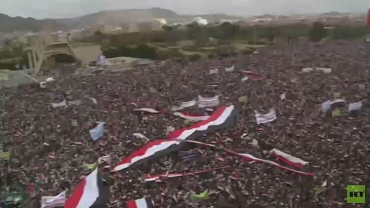 الآلاف يحتشدون في صنعاء في الذكرى الثانية لانطلاق عمليات قوات التحالف العربي