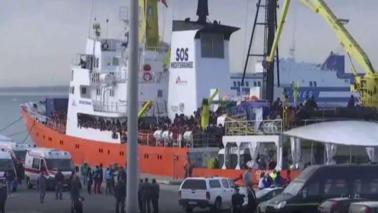 نجدة 1000 مهاجر ووفاة مهاجرة قبالة سواحل ليبيا