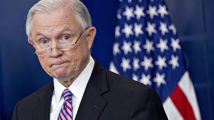 العدل الأمريكية تهدد بعقاب المدن المتسامحة مع اللاجئين