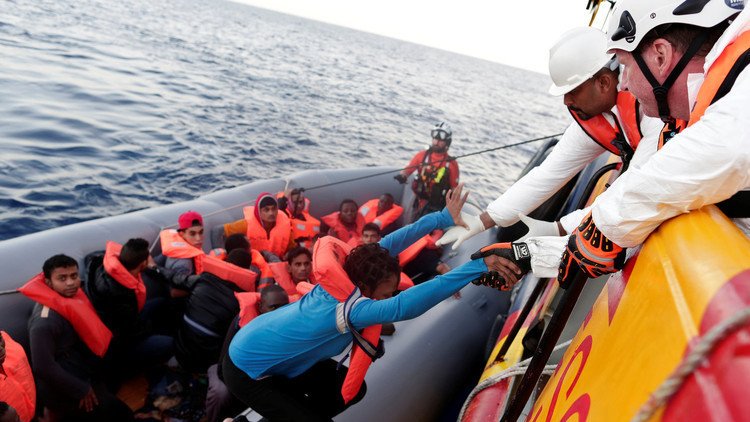 إيطاليا تحقق في تورط منظمات إنقاذ في تهريب المهاجرين 