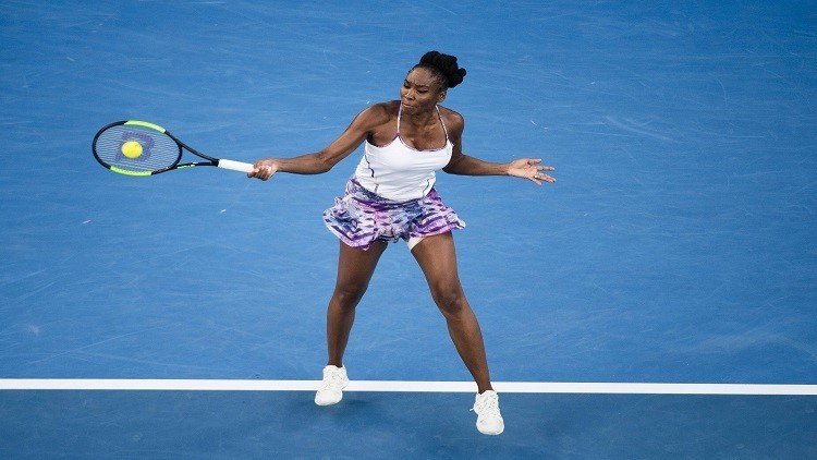 ويليامز تبلغ نصف نهائي بطولة ميامي للتنس