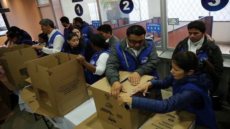 انتخابات الإكوادور بين فوز مرشح اسمه لينين وترحيل أسانج