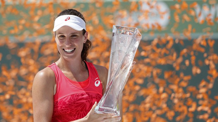 البريطانية كونتا تتوج بلقب دورة ميامي على حساب فوزنياكي