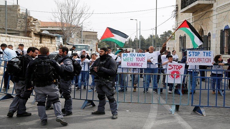 يهود وعرب يتظاهرون ضد احتلال الأراضي الفلسطينية