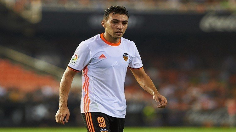 مصير الحدادي حائر بين برشلونة وفالنسيا