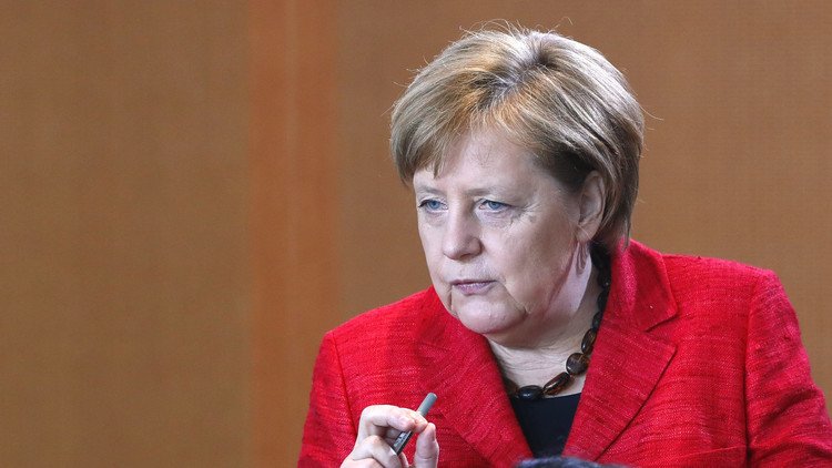 ميركل: على اللاجئين احترام قيم الانفتاح والحرية الدينية