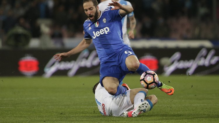 قمة نابولي ويوفنتوس في الكالتشيو تنتهي بالتعادل