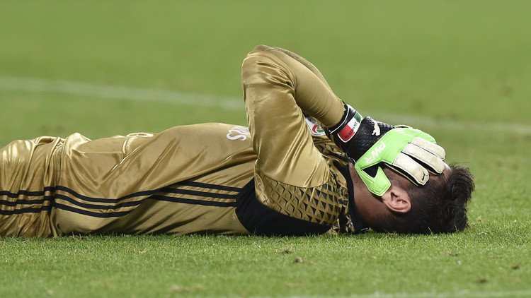 بالفيديو.. خطأ قاتل من حارس ميلان الإيطالي